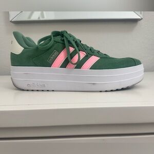 Adidas VL court bold Women's Sneakers in Green/Pink size 8.5